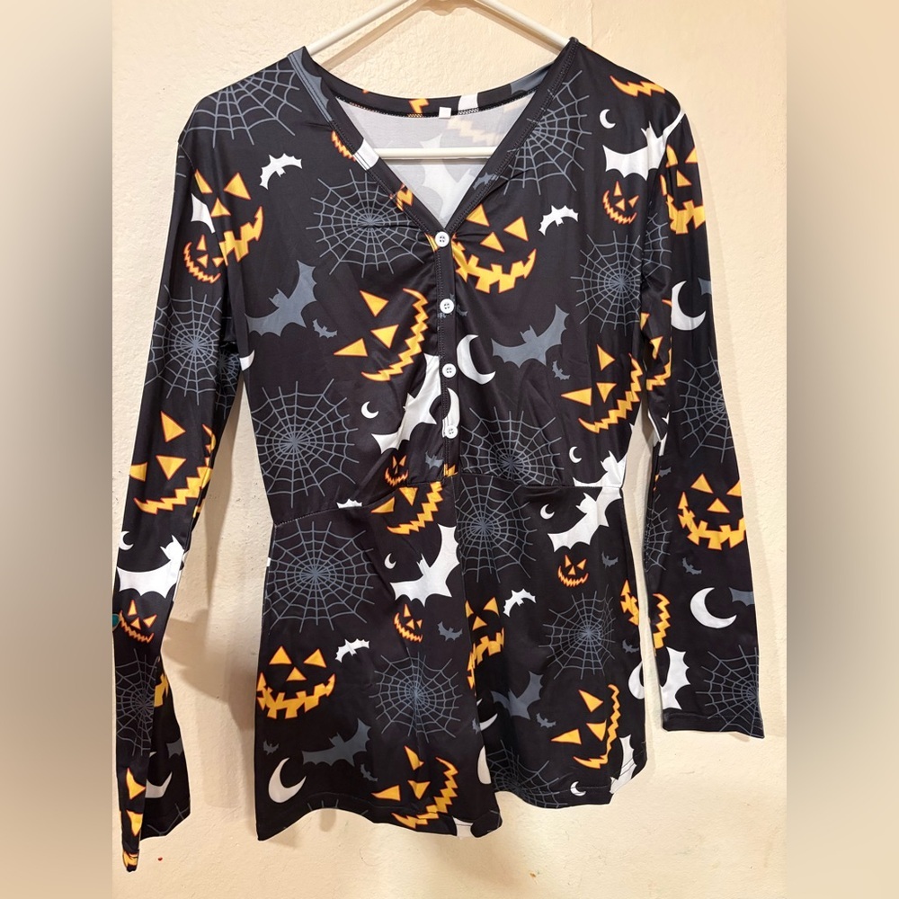 Halloween Themed jumpsuit - Picture 2 of 4